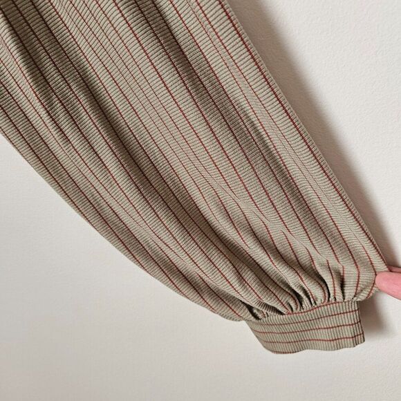 NEW W/O TAGS EE:SOME V NECK BUTTON DOWN PUFFED SLEEVES LONGSLEEVES TOP SZ S - Picture 6 of 16